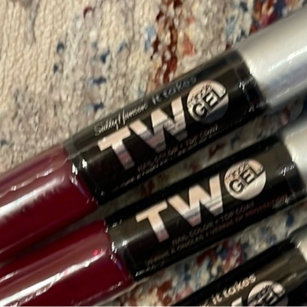 NWT Bundle Sally Hansen It Takes Two Miracle Gel Nail Color+Top Coat
